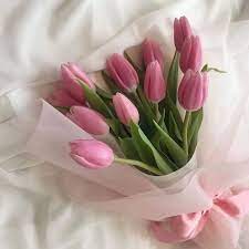 Pink tulip bouquet